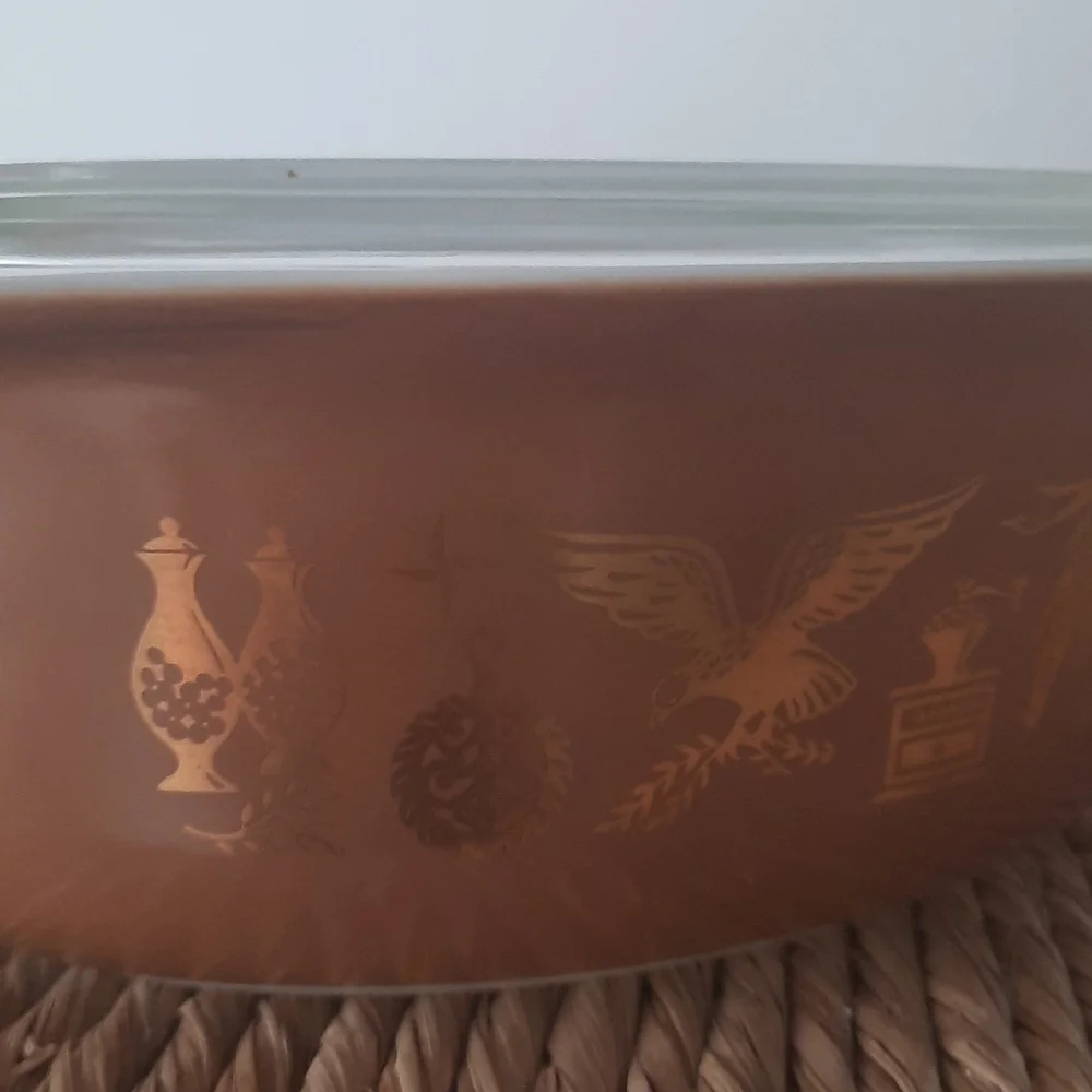 Pyrex casserole dish